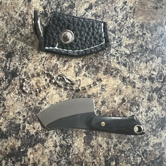 $2 MINI UTILITY KEYCHAIN. ONE AT RANDOM. $2 WITH ANY $10 ORDER OR MORE - Picture 13 of 16